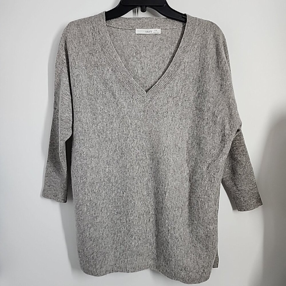 Subtle Luxury Sweater Womens Size S/M 100% Cashmere Vneck Gray Small Medium Snap